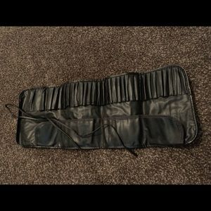 Makeup brush travel holder